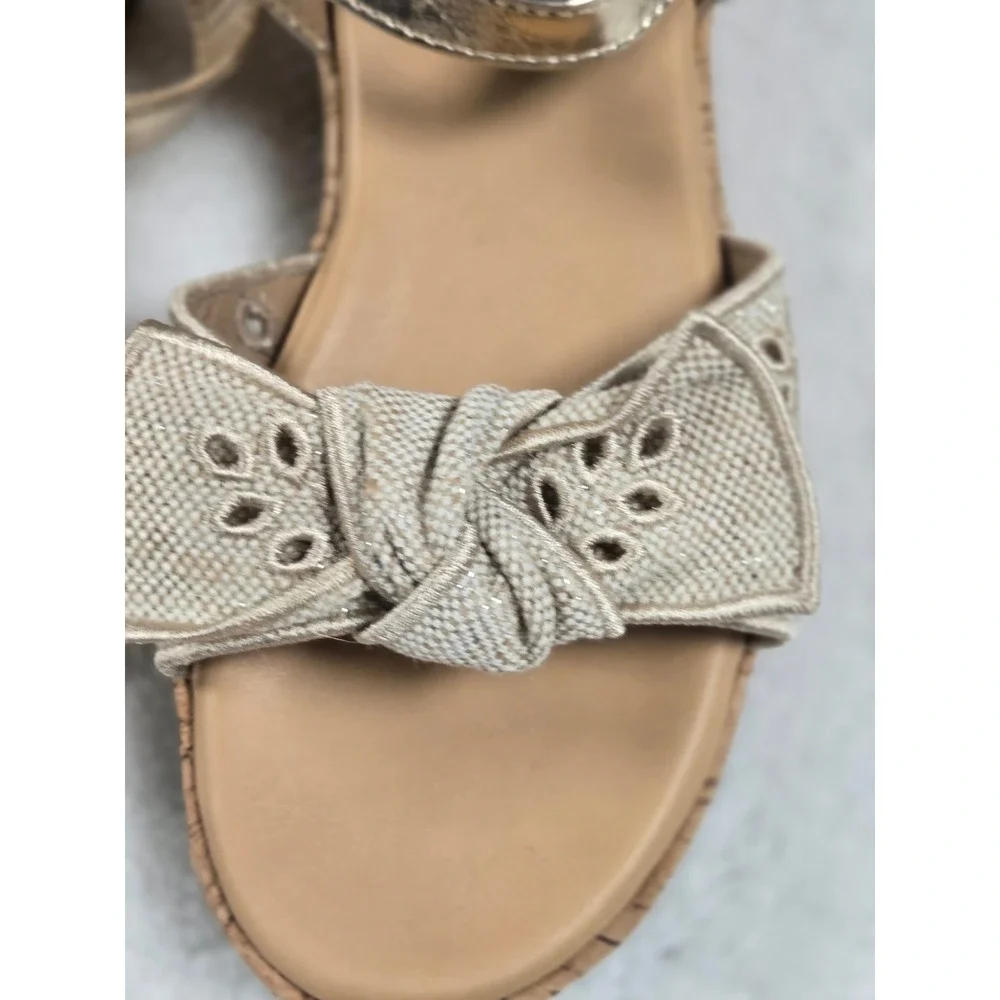DV Dolce Vita Girls Soneeya Gold Metallic Bow Eyelet Cork Platform Sandals‎ 3